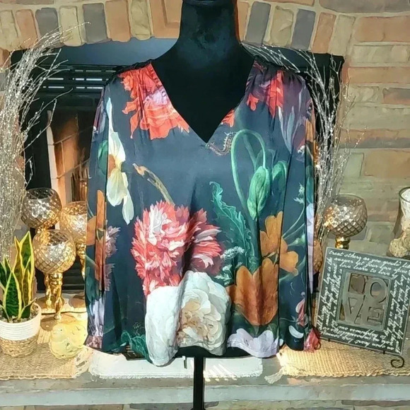Pankaj & Nidhi Blouse - Picture 1 of 3